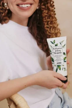 Anwen Proteinowa Zielona Herbata, odżywka do włosów o średniej i niskiej porowatości, 200 ml