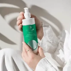 BasicLab Micellis, żel oczyszczający do skóry tłustej, trądzikowej i wrażliwej, 300 ml