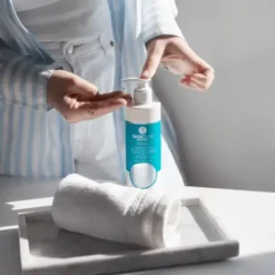 BasicLab Micellis, Nawilżający żel oczyszczający do skóry suchej i wrażliwej, 300 ml