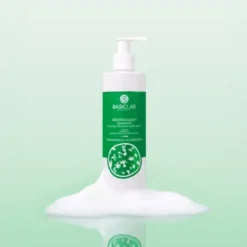 BasicLab Trichologis, seboregulujący szampon do tłustej i wrażliwej skóry głowy, 300 ml