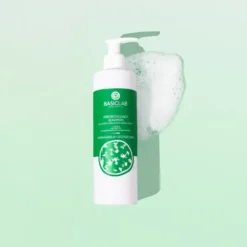 BasicLab Trichologis, seboregulujący szampon do tłustej i wrażliwej skóry głowy, 300 ml