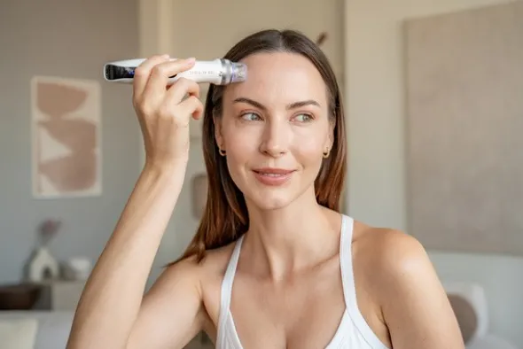 Beautifly, Dermapen CollagenBoost, mezoterapia mikroigłowa z mikroprądami EMS i światłem LED, 1 szt.