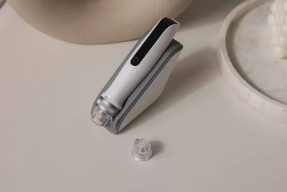 Beautifly, Dermapen CollagenBoost, mezoterapia mikroigłowa z mikroprądami EMS i światłem LED, 1 szt.