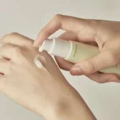 Beauty of Joseon Light On Serum Centella + Vita C, lekkie serum rozświetlające z witaminą C i ekstraktem z Centella Asiatica, 30 ml