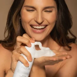 Clochee, łagodna pianka do mycia twarzy, 150 ml
