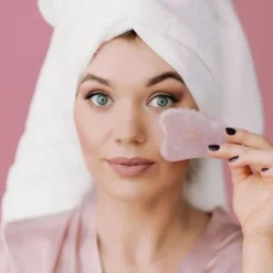 Crystallove, płytka 3D do masażu twarzy gua sha z kwarcu różowego, 1 szt.