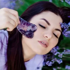 Crystallove, płytka do masażu twarzy gua sha z ametystu, 1 szt.