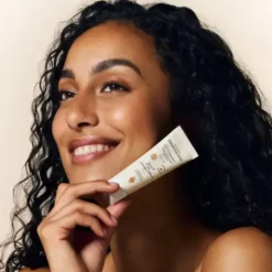 Embryolisse CC Cream+, krem SPF20 PA+++, Gold, 30 ml