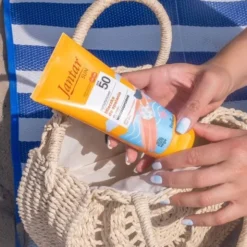 Farmona Jantar Sun, bursztynowe wodoodporne mleczko do opalania SPF 50, 200 ml