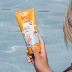 Farmona Jantar Sun, bursztynowe wodoodporne mleczko do opalania SPF 50, 200 ml