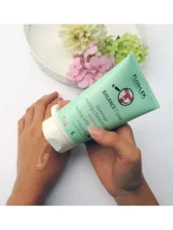 Flos-Lek Laboratorium, Balance T-zone, gommage peeling z kwasami AHA, 125 g
