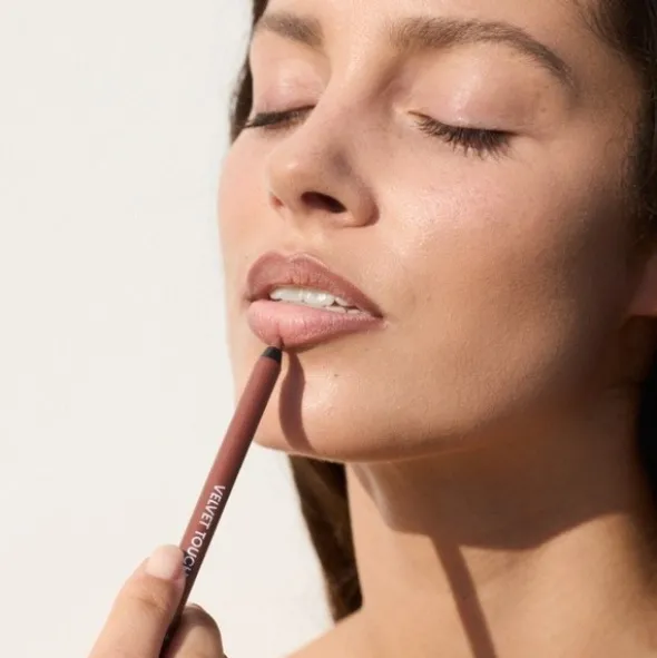 Gosh Velvet Touch Lip Liner, konturówka do ust, wodoodporna, 001 Nougat Crisp, 1,2 g