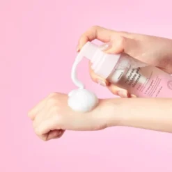Hanskin, pianka oczyszczająca z kwasem hialuronowym, 150 ml