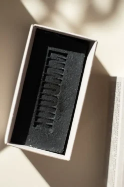 Hhuumm Naturalne mydło z węglem aktywnym ONYX, 110 g