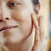 Iossi Ficyna, oczyszczająco-rozjaśniający peeling enzymatyczny, 50 ml