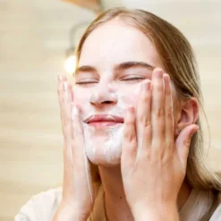 Iossi Szałwia hiszpańska, delikatny prebiotyczny żel do mycia twarzy, 200 ml