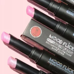 J.Cat Beauty Mood Flick Holo-Sparkle Lip Balm 106, balsam do ust z efektem holograficznego blasku, 2 g