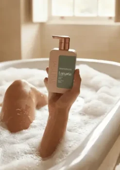 Lunaria Shower Oil, Olejek nawilżający pod prysznic, 250 ml
