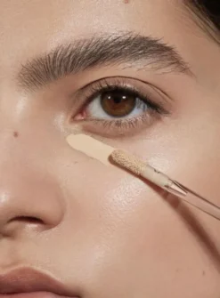 Madara Luminous Perfecting Concealer, korektor, Warm Latte 30, 4 ml