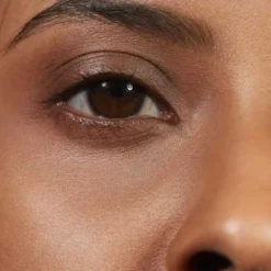 Madara Luminous Perfecting Concealer, korektor, Amber 60, 4 ml