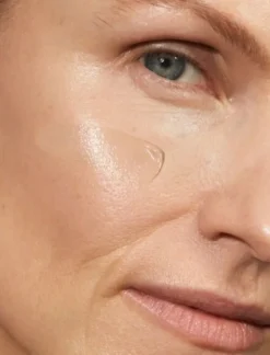 Madara, Skinonym, Półmatowy podkład peptydowy, #25 Linen, 30 ml