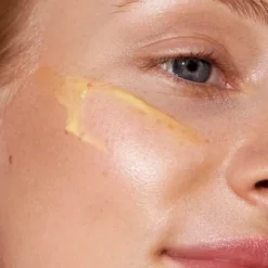 Madara Vitamin C, intensywnie rozświetlające serum-koncentrat, 30 ml