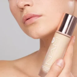 NAM Smart Flawless Foundation, kryjący i matujący podkład, 2 Naked, 30 ml