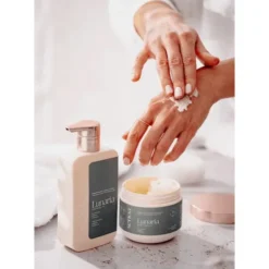 Senoa Lunaria Body Scrub, peeling wygładzający do ciała, 300 g