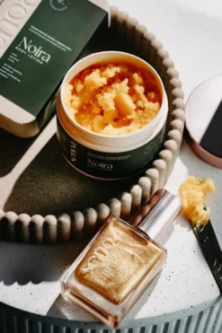 Senoa Noira Body Scrub, peeling wygładzający do ciała, 300 g