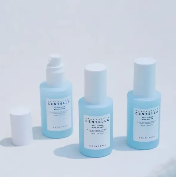 Skin1004 Hyalu-Cica Blue Serum, lekkie serum nawilżająco-kojące, 30 ml