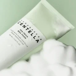Skin1004 Tea-Trica BHA Foam, głęboko oczyszczająca pianka do skóry trądzikowej, 125 ml