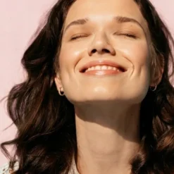 Sundose Everyday For Skin Anti-Aging Kwas Hialuronowy i Witamina C, saszetki z proszkiem, smak malinowo-cytrynowy, 30 szt.