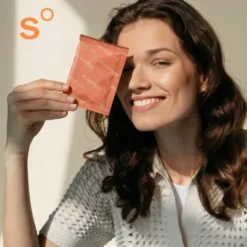 Sundose Everyday For Skin Anti-Aging Kwas Hialuronowy i Witamina C, saszetki z proszkiem, smak malinowo-cytrynowy, 15 szt.