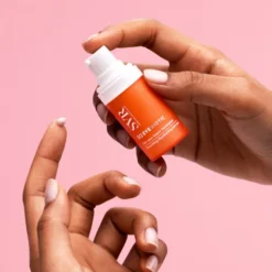SVR [C] Eye Biotic, krem rozświetlająco-wygładzający pod oczy, 15 ml