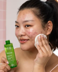 SVR Sebiaclear Micro-Peel, mikropilingująca esencja, 150 ml
