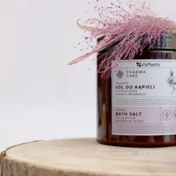 Vis Plantis Pharma Care, naturalna sól do kąpieli z fioletową glinką, zapach magnolii, 800 g