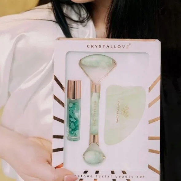 Zestaw Crystallove Jade, roller do twarzy + płytka gua sha + buteleczka roll-on, 1 szt.