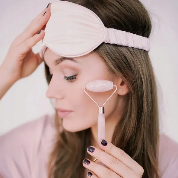 Zestaw Crystallove Rose Quartz, roller do twarzy + płytka gua sha + buteleczka roll-on, 1 szt.