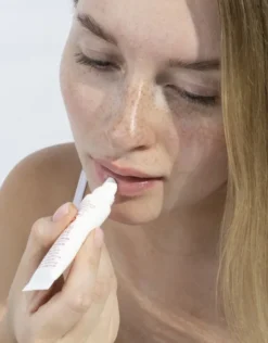 Ziaja Codziennie Wygładza Usta, peeling do ust Słodka Mirabelka, 12 ml